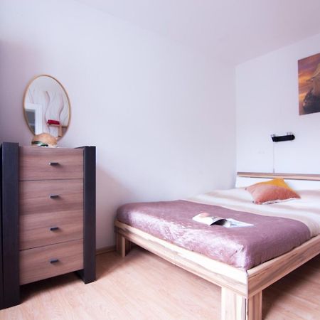 Wynajem Apartamentow I Pokoi. Ustronie Morskie Extérieur photo