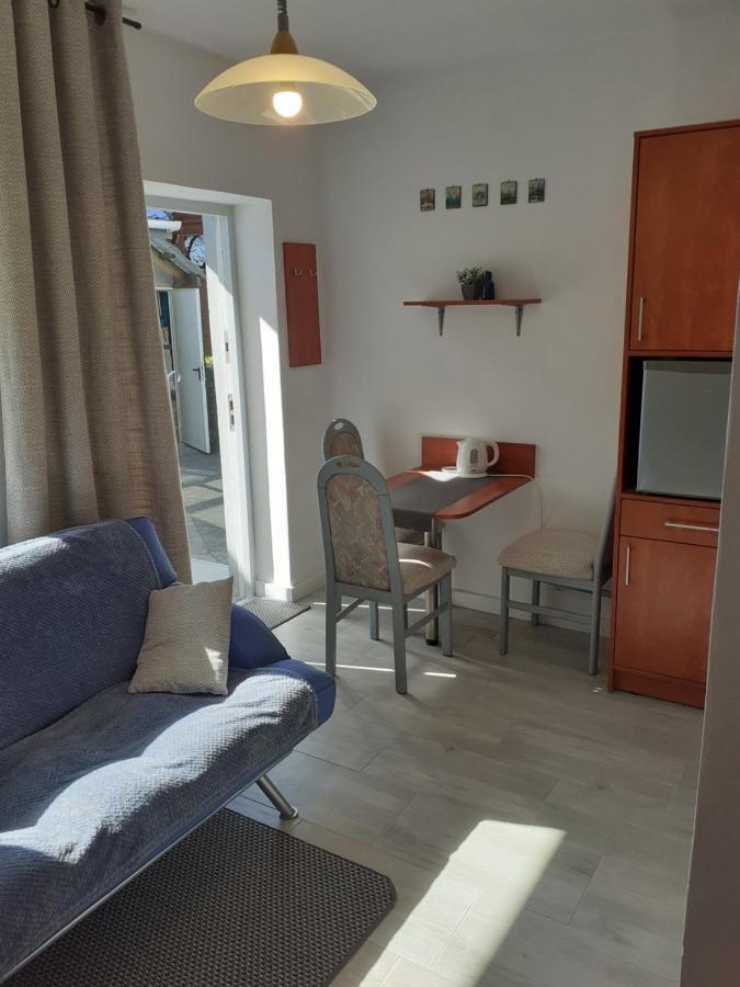 Wynajem Apartamentow I Pokoi. Ustronie Morskie Extérieur photo