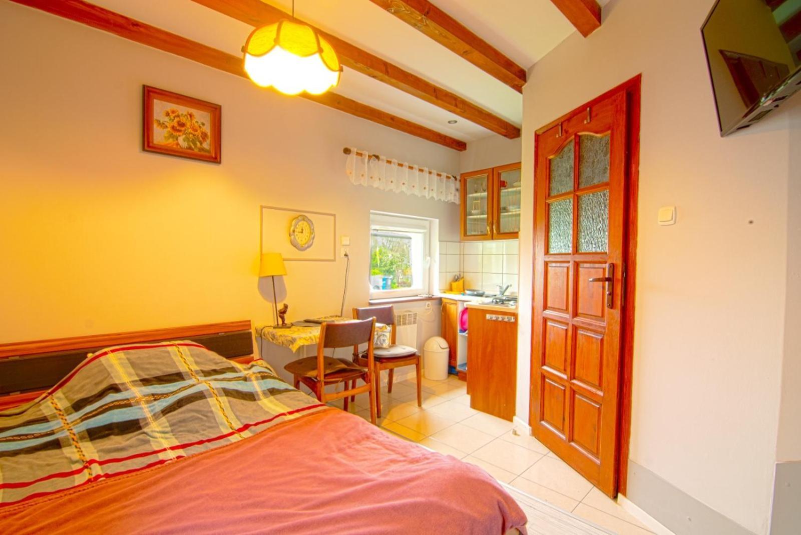 Wynajem Apartamentow I Pokoi. Ustronie Morskie Extérieur photo