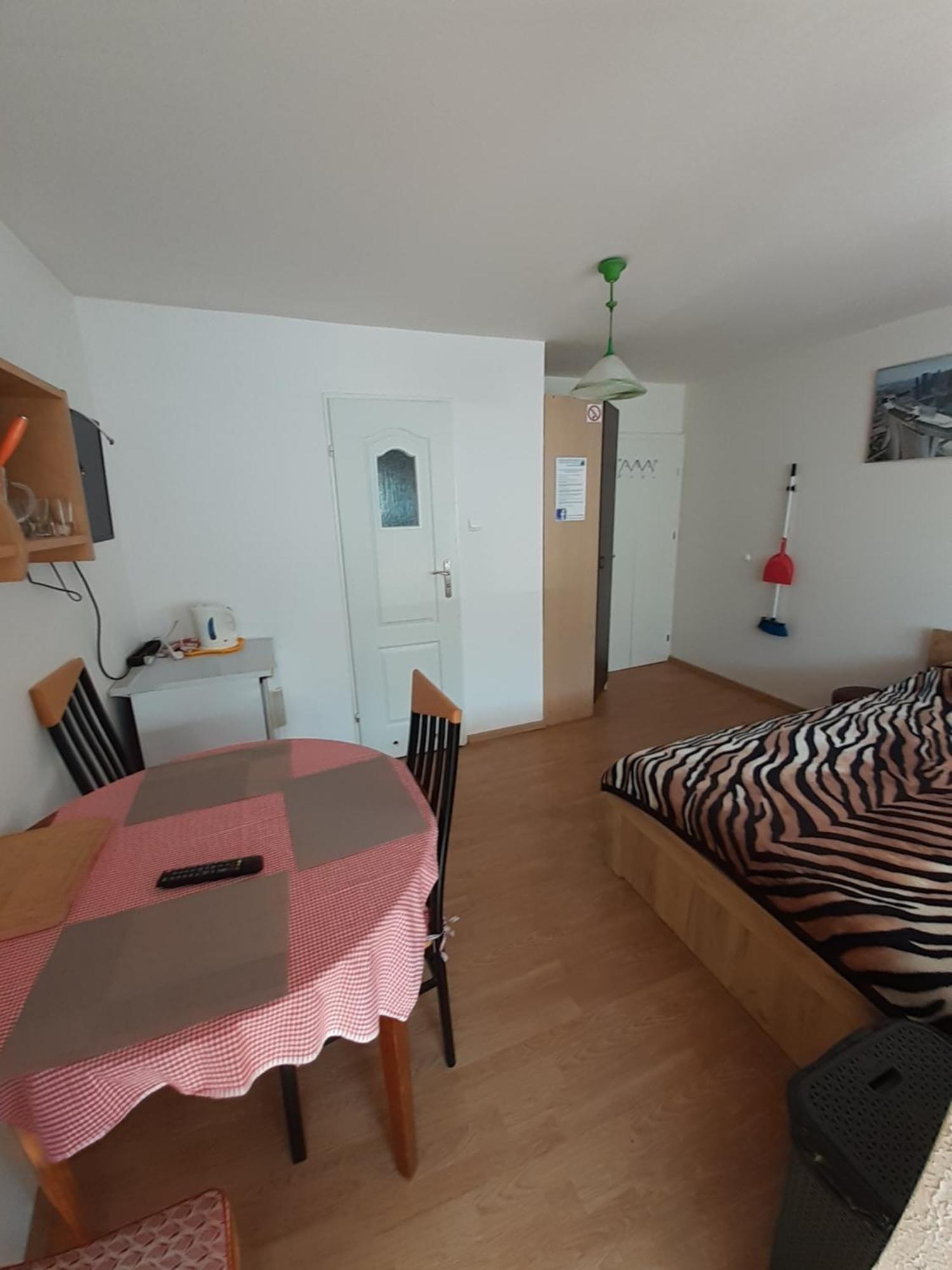 Wynajem Apartamentow I Pokoi. Ustronie Morskie Extérieur photo